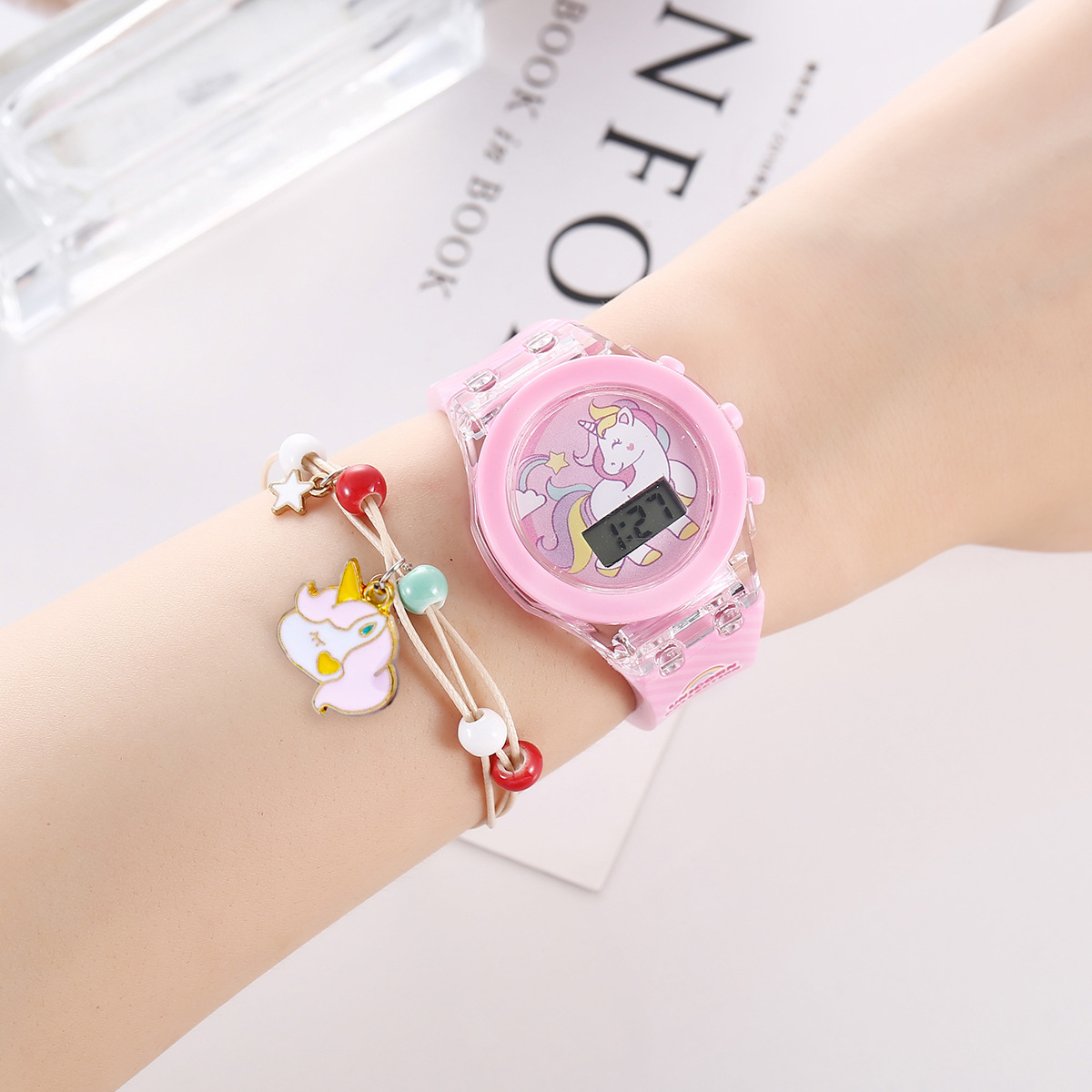 かわいいユニコーンガールズウォッチ、ブレスレットシリコンスト - Women Accessories Display のレビューと価格