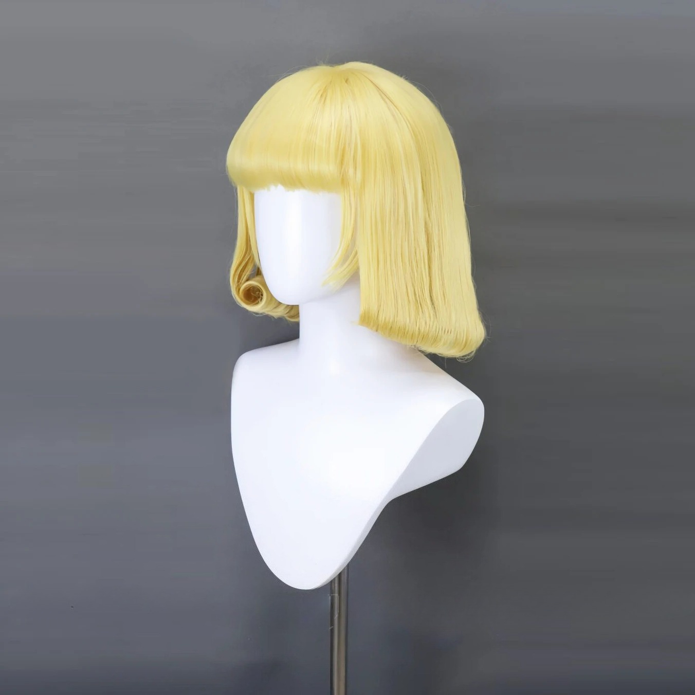 アニメ呪術廻戦花薬呉呉コスプレウィッグブロンド黄色カーリーヘ - Women'S Yellow Accessories のレビューと価格