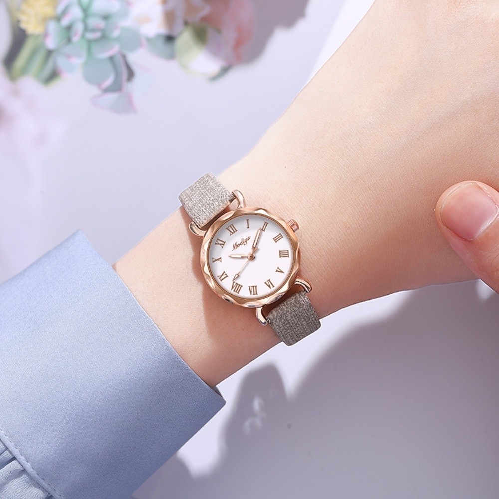 新しいレザーストラップ腕時計女性用防水正確なクォーツ時計エレ - Women Accessories Display のレビューと価格